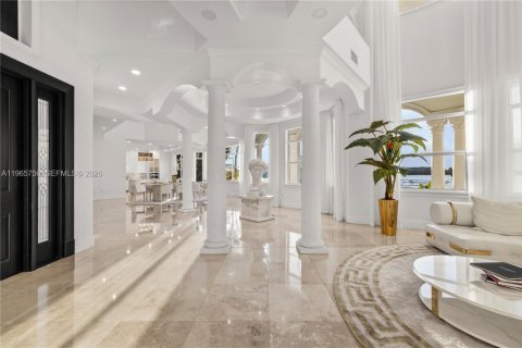 Купить виллу или дом в Норт-Майами-Бич, Флорида 5 спален, 728.63м2, № 2027796 - фото 25