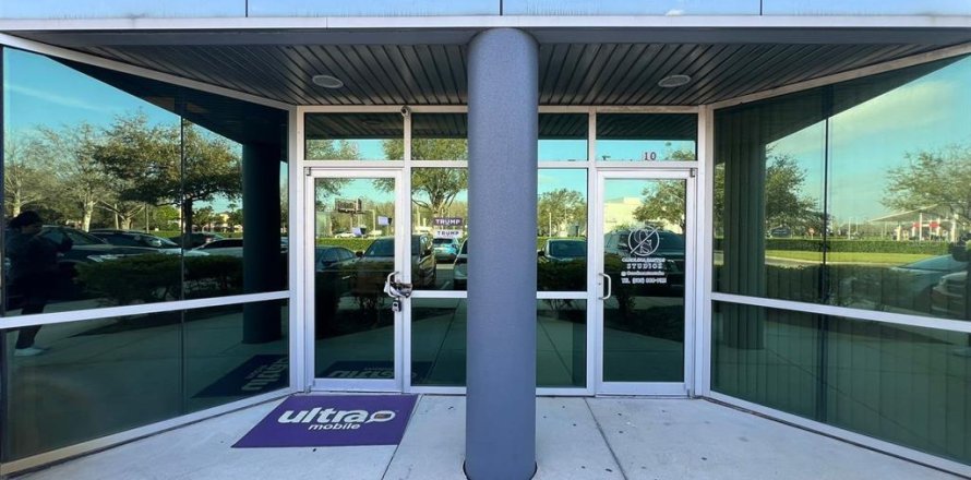 Propiedad comercial en Orlando, Florida 140.93 m2 № 1919323