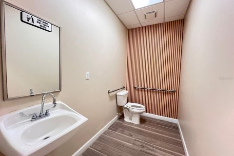 Propiedad comercial en alquiler en Orlando, Florida, 140.93 m2 № 1919323 - foto 10