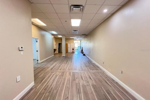 Propiedad comercial en alquiler en Orlando, Florida, 140.93 m2 № 1919323 - foto 5