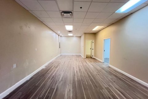 Propiedad comercial en alquiler en Orlando, Florida, 140.93 m2 № 1919323 - foto 6