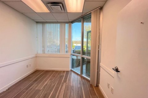 Propiedad comercial en alquiler en Orlando, Florida, 140.93 m2 № 1919323 - foto 4