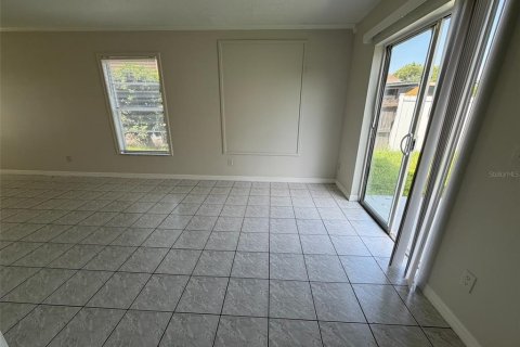 Villa ou maison à vendre à Orlando, Floride: 3 chambres, 120.59 m2 № 2415285 - photo 8