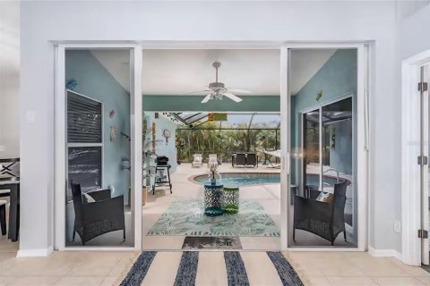Villa ou maison à louer à Cape Coral, Floride: 3 chambres, 144.65 m2 № 2330544 - photo 18