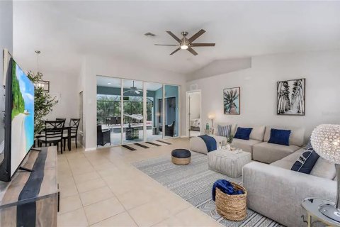 Villa ou maison à louer à Cape Coral, Floride: 3 chambres, 144.65 m2 № 2330544 - photo 7