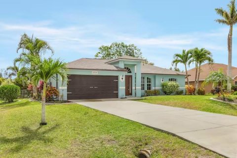 Villa ou maison à Cape Coral, Floride 3 chambres, 144.65 m2 № 2330544