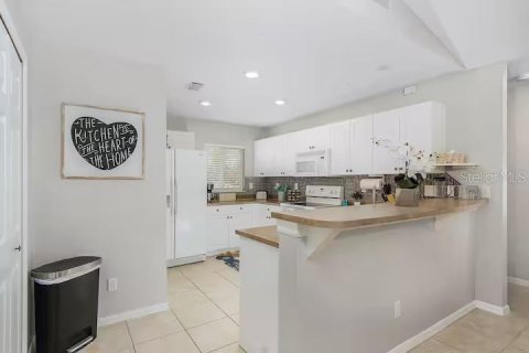 Villa ou maison à louer à Cape Coral, Floride: 3 chambres, 144.65 m2 № 2330544 - photo 8