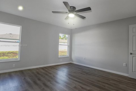 House in Ocala, Florida 3 bedrooms № 1863446 - photo 12