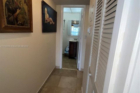 Copropriété à vendre à Sunrise, Floride: 1 chambre, 59.46 m2 № 1934015 - photo 15