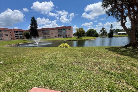 Copropriété à vendre à Sunrise, Floride: 1 chambre, 59.46 m2 № 1934015 - photo 26