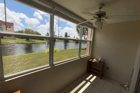 Copropriété à vendre à Sunrise, Floride: 1 chambre, 59.46 m2 № 1934015 - photo 8