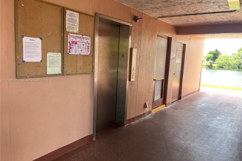 Copropriété à vendre à Sunrise, Floride: 1 chambre, 59.46 m2 № 1934015 - photo 30