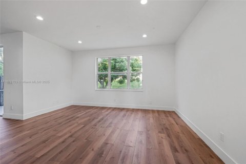 House in Miramar, Florida 4 bedrooms, 186.55 sq.m. № 1927403 - photo 16