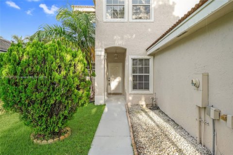 House in Miramar, Florida 4 bedrooms, 186.55 sq.m. № 1927403 - photo 3