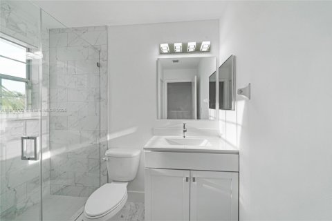 House in Miramar, Florida 4 bedrooms, 186.55 sq.m. № 1927403 - photo 25