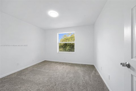 House in Miramar, Florida 4 bedrooms, 186.55 sq.m. № 1927403 - photo 23