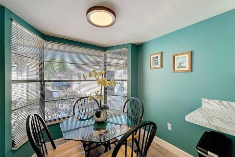 Condo in New Port Richey, Florida, 2 bedrooms № 2099004 - photo 11