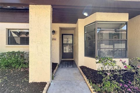Condo in New Port Richey, Florida, 2 bedrooms № 2099004