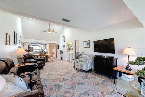 Condo in New Port Richey, Florida, 2 bedrooms № 2099004 - photo 23