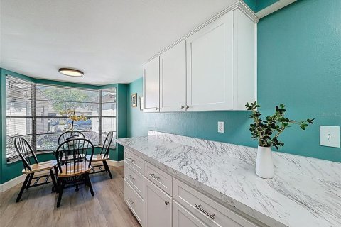 Condo in New Port Richey, Florida, 2 bedrooms № 2099004 - photo 10
