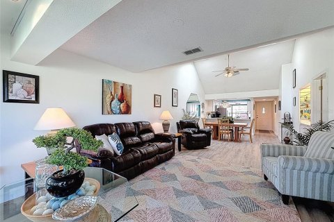 Condo in New Port Richey, Florida, 2 bedrooms № 2099004 - photo 21