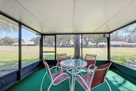 Condo in New Port Richey, Florida, 2 bedrooms № 2099004 - photo 25
