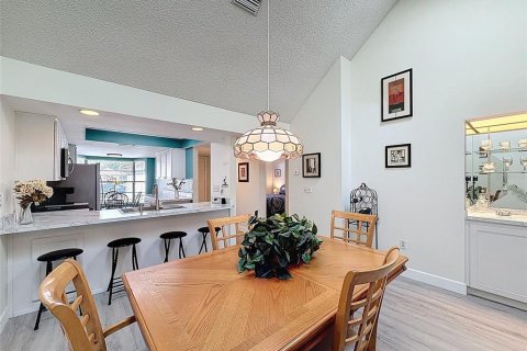 Condo in New Port Richey, Florida, 2 bedrooms № 2099004 - photo 17