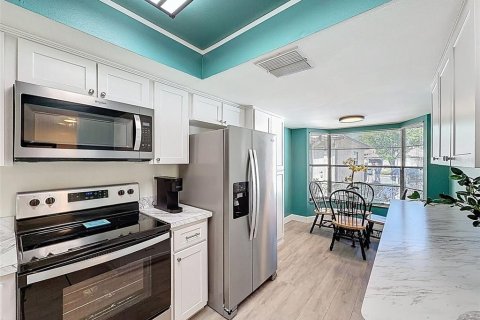 Condo in New Port Richey, Florida, 2 bedrooms № 2099004 - photo 8