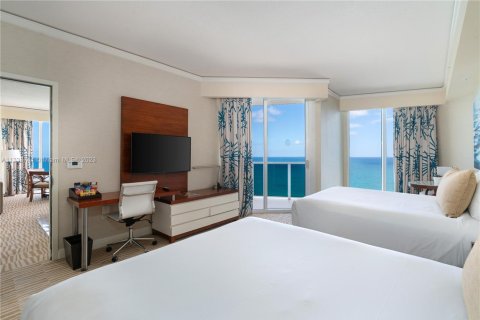 Copropriété à vendre à Sunny Isles Beach, Floride: 2 chambres, 137.22 m2 № 2021186 - photo 4