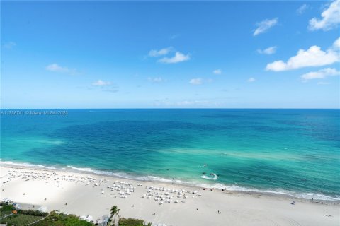 Copropriété à vendre à Sunny Isles Beach, Floride: 2 chambres, 137.22 m2 № 2021186 - photo 18