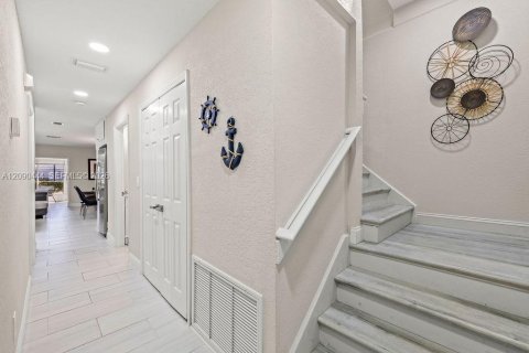 Condo in Hutchinson Island South, Florida, 3 bedrooms № 2367640 - photo 17