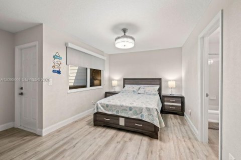 Condo in Hutchinson Island South, Florida, 3 bedrooms № 2367640 - photo 18