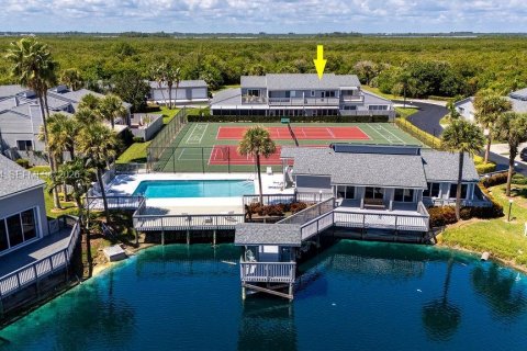 Condo in Hutchinson Island South, Florida, 3 bedrooms № 2367640