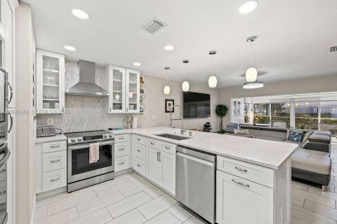 Condo in Hutchinson Island South, Florida, 3 bedrooms № 2367640 - photo 6