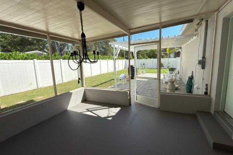 Villa ou maison à vendre à Saint Petersburg, Floride: 2 chambres, 102.94 m2 № 2413577 - photo 12