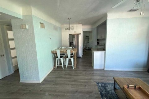 Villa ou maison à vendre à Saint Petersburg, Floride: 2 chambres, 102.94 m2 № 2413577 - photo 8