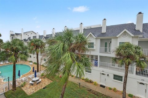 Touwnhouse à vendre à Redington Shores, Floride: 2 chambres, 114.92 m2 № 2413935 - photo 10