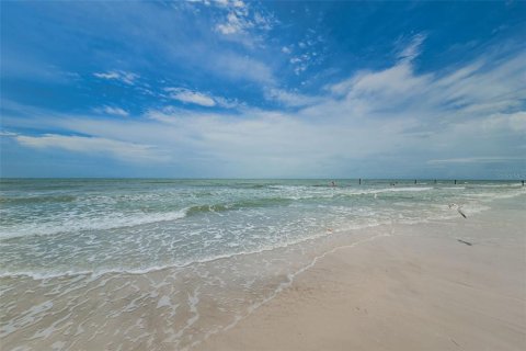 Touwnhouse à vendre à Redington Shores, Floride: 2 chambres, 114.92 m2 № 2413935 - photo 7