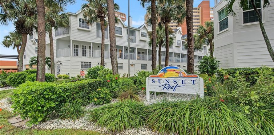 Touwnhouse à Redington Shores, Floride 2 chambres, 114.92 m2 № 2413935