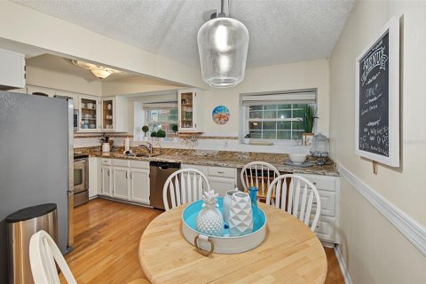 Touwnhouse à vendre à Redington Shores, Floride: 2 chambres, 114.92 m2 № 2413935 - photo 21