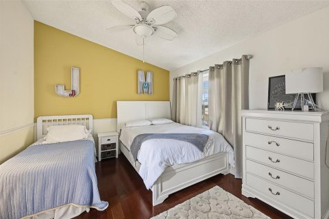 Touwnhouse à vendre à Redington Shores, Floride: 2 chambres, 114.92 m2 № 2413935 - photo 26