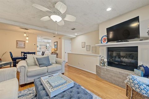 Touwnhouse à vendre à Redington Shores, Floride: 2 chambres, 114.92 m2 № 2413935 - photo 14