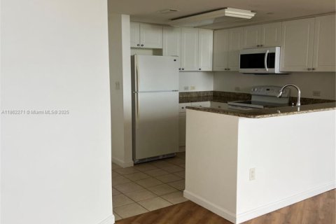 Condo in Aventura, Florida, 1 bedroom  № 1890471 - photo 1