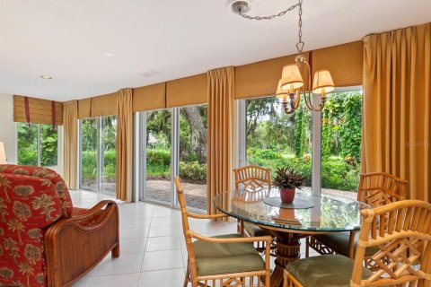 Villa ou maison à vendre à Sarasota, Floride: 3 chambres, 236.71 m2 № 1903833 - photo 4