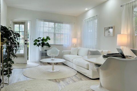 Condominio en alquiler en Miami Beach, Florida, 38.46 m2 № 1991333 - foto 5