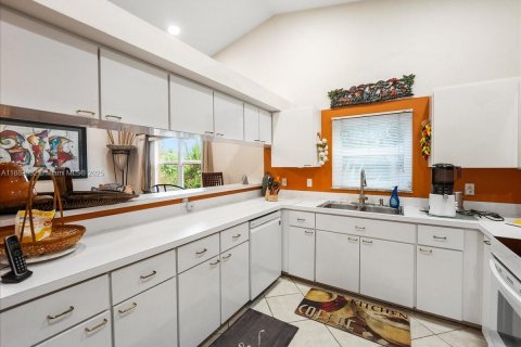 House in Port St. Lucie, Florida 3 bedrooms, 182.27 sq.m. № 1932815 - photo 20