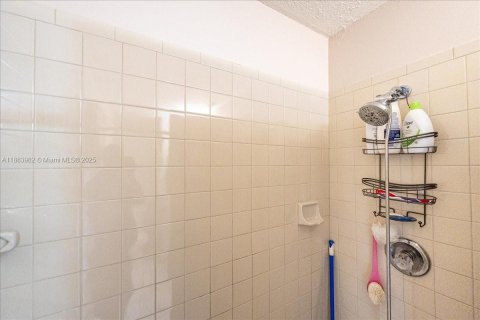 House in Port St. Lucie, Florida 3 bedrooms, 182.27 sq.m. № 1932815 - photo 18