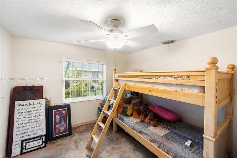 House in Port St. Lucie, Florida 3 bedrooms, 182.27 sq.m. № 1932815 - photo 15