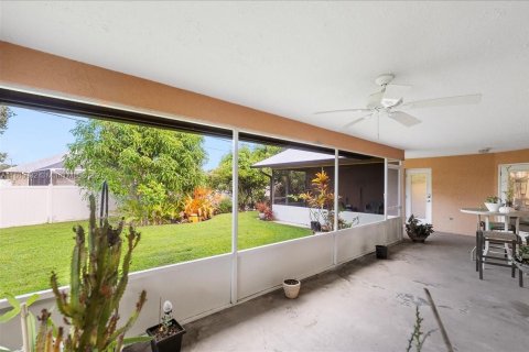 House in Port St. Lucie, Florida 3 bedrooms, 182.27 sq.m. № 1932815 - photo 25