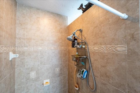 House in Port St. Lucie, Florida 3 bedrooms, 182.27 sq.m. № 1932815 - photo 12